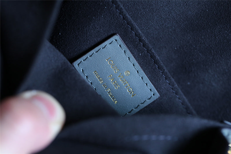 Fan Fashion Lu-Vi bags - 8121