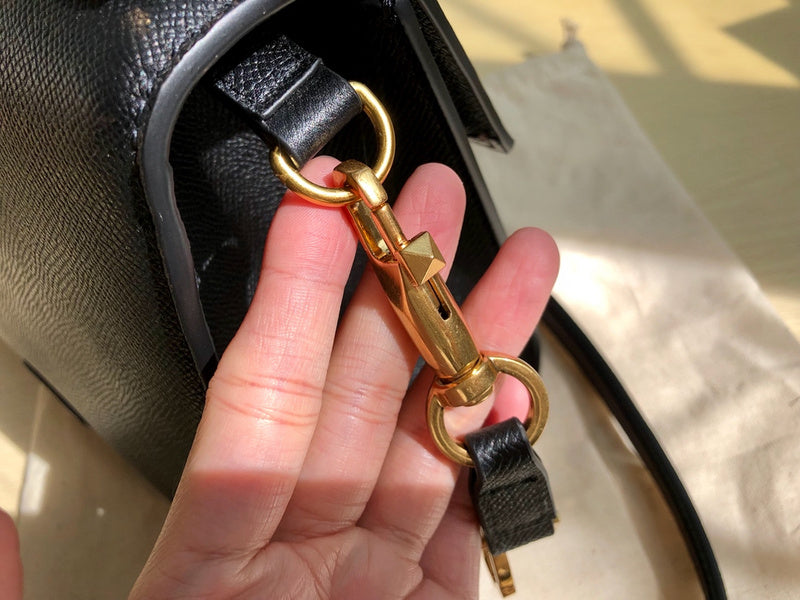 VAL LUXURY BAGS - FOR FASHION LOVERS  AFFORDABLE LUXURY BAGS- 606