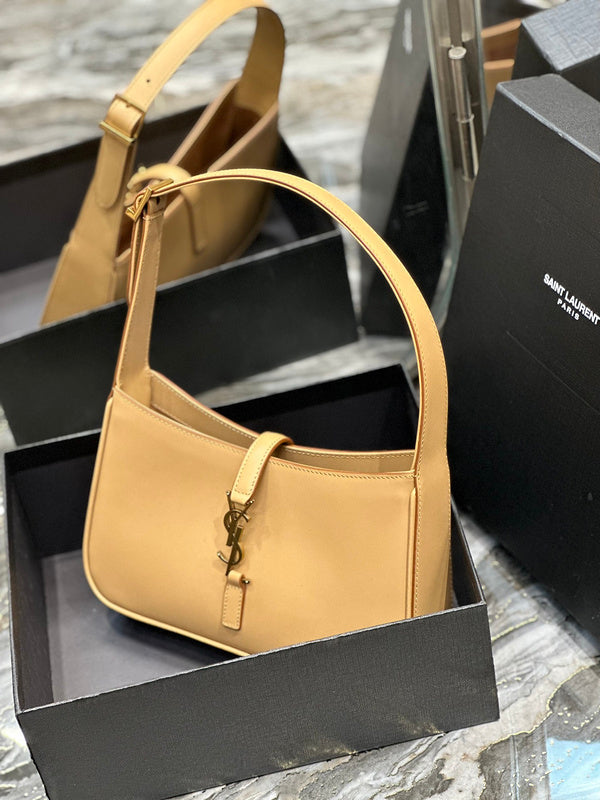Amelia - YSL Bag - 2494