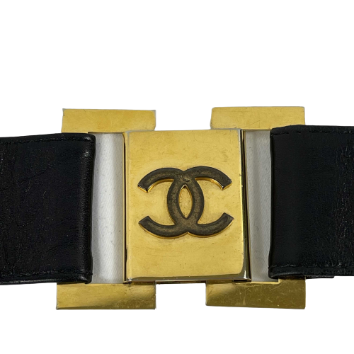 CHANEL   1980's Black Leather and Gold Buckle CC Link Belt