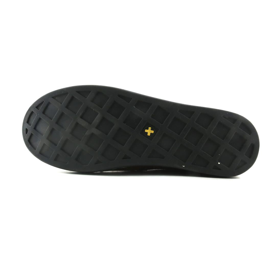 DR MARTENS  .