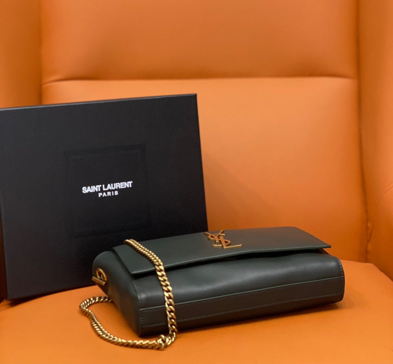 Amelia - YSL Bag - 2042