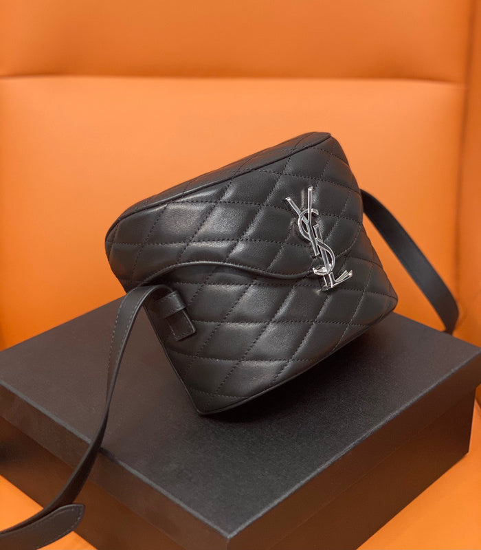 Amelia - YSL Bag - 2057