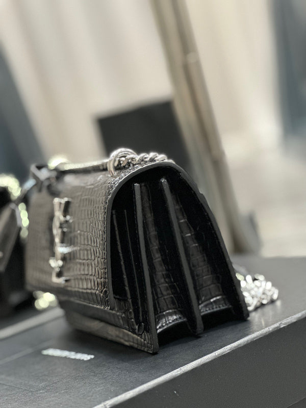 Amelia - YSL Bag - 1975