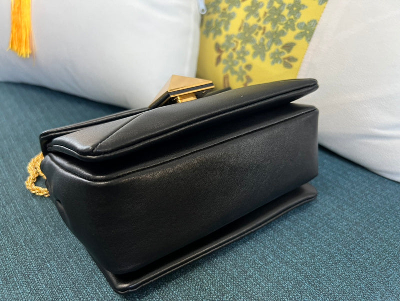 VAL LUXURY BAGS - FOR FASHION LOVERS  AFFORDABLE LUXURY BAGS- 1610