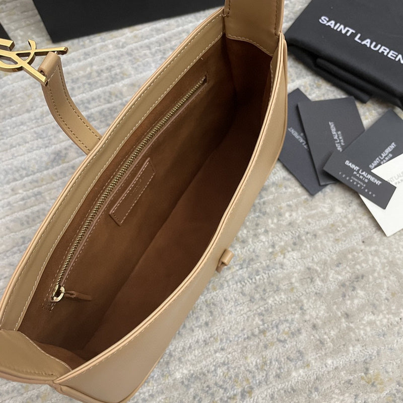 Amelia - YSL Bag - 3803