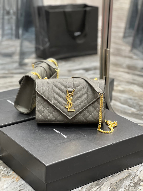 Amelia - YSL Bag - 1906