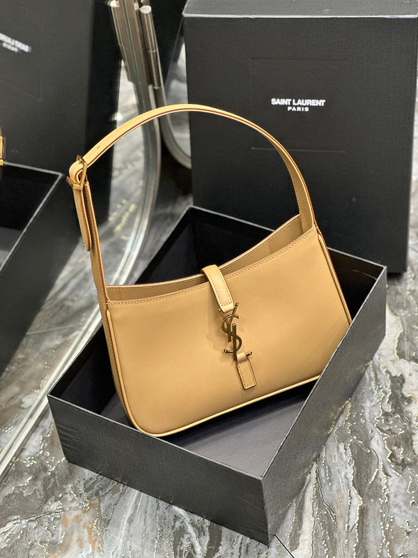 Amelia - YSL Bag - 2494