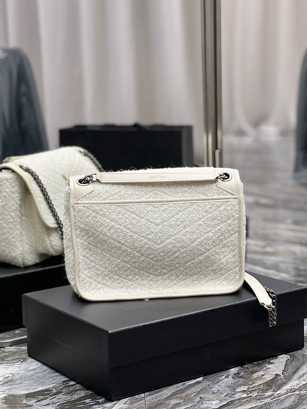 Amelia - YSL Bag - 4222