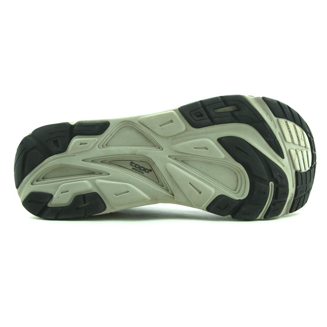 TOPO ATHLETIC                              PHANTOM