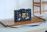 Fan Fashion Lu-Vi bags - 8211