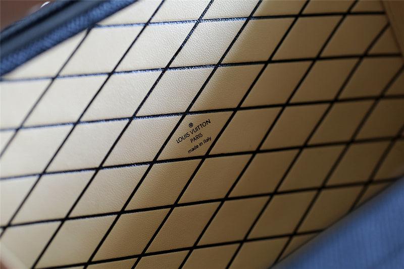 Fan Fashion Lu-Vi bags - 8216