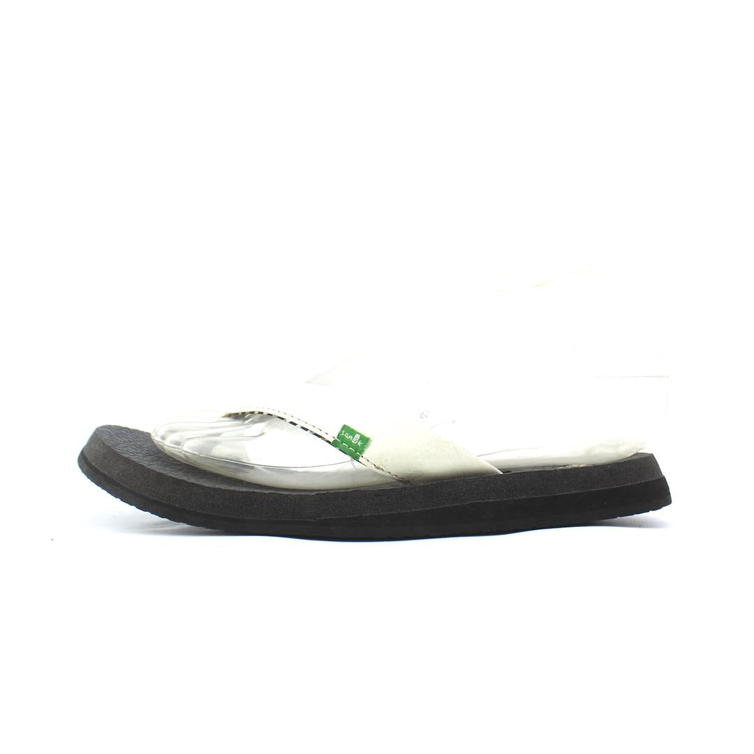SANUK  .