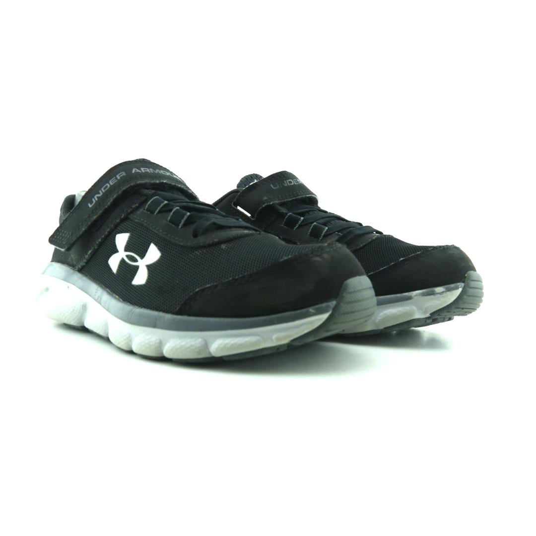 UNDER ARMOUR  ASSERT 8