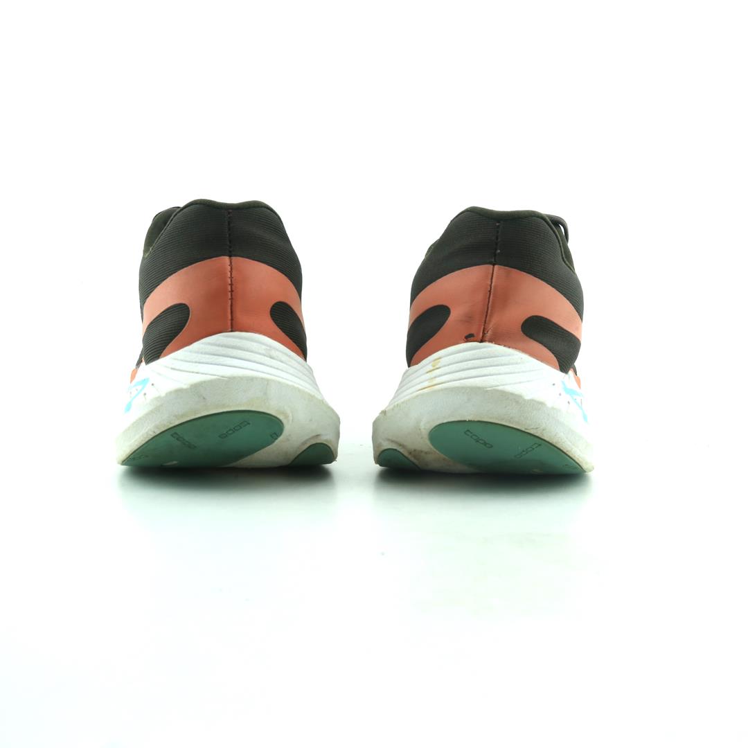 TOPO ATHLETIC SPECTER