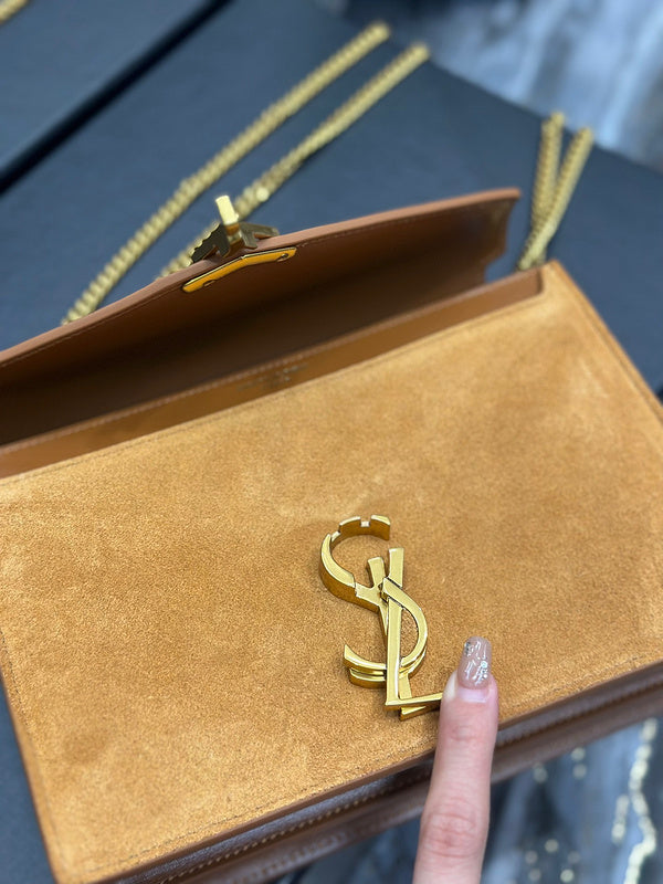 Amelia - YSL Bag - 3903