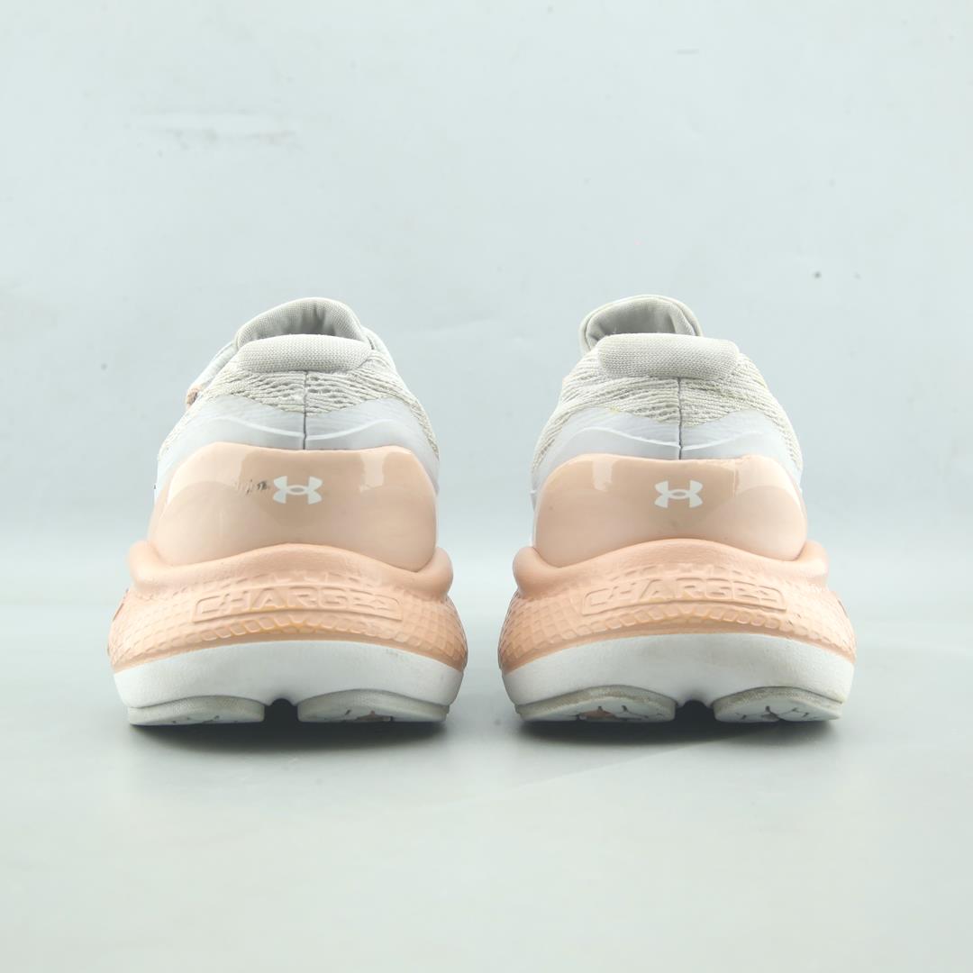 UNDER ARMOUR VANTAGE