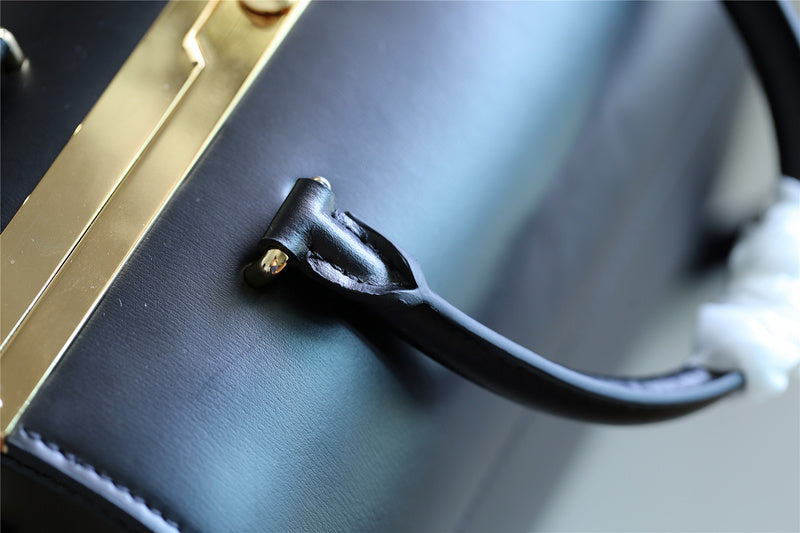 Fan Fashion Lu-Vi bags - 8180