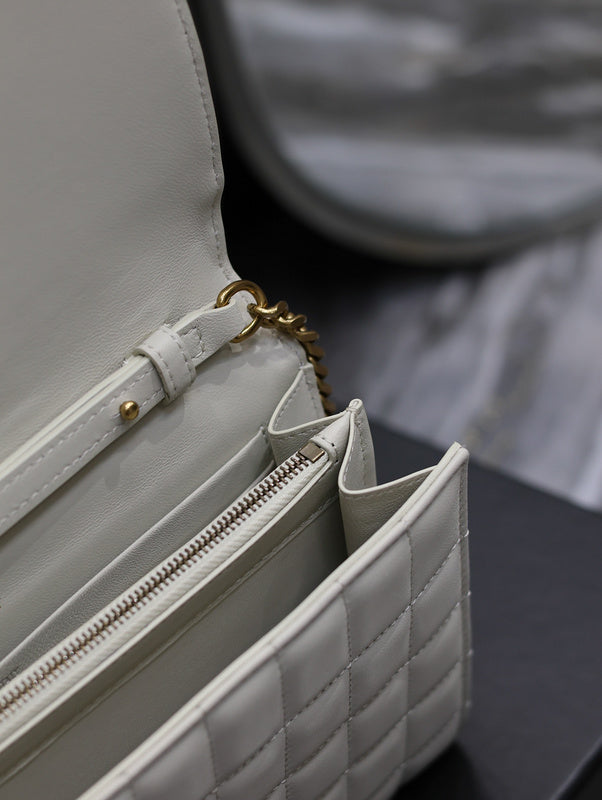 Amelia - YSL Bag - 1811