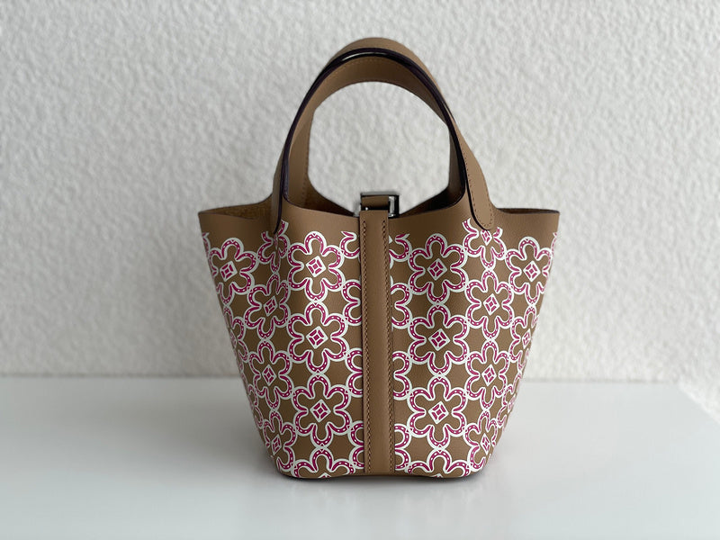 Amelia - HMS Bags - 1665