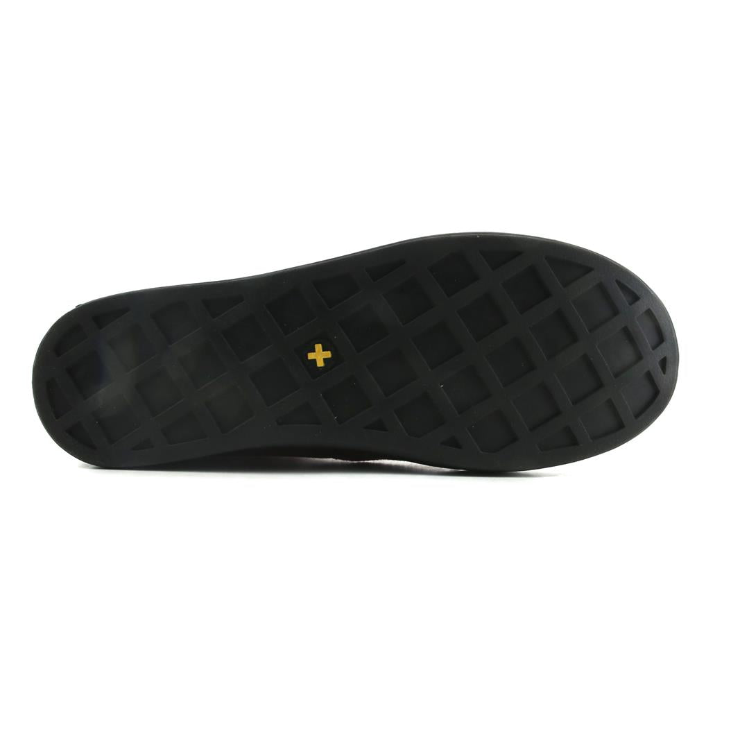 DR MARTENS  .