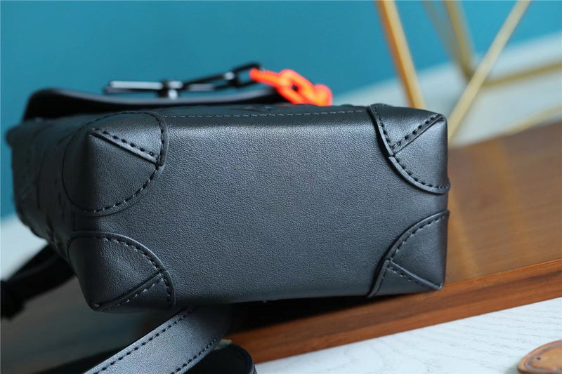 Fan Fashion Lu-Vi bags - 9620