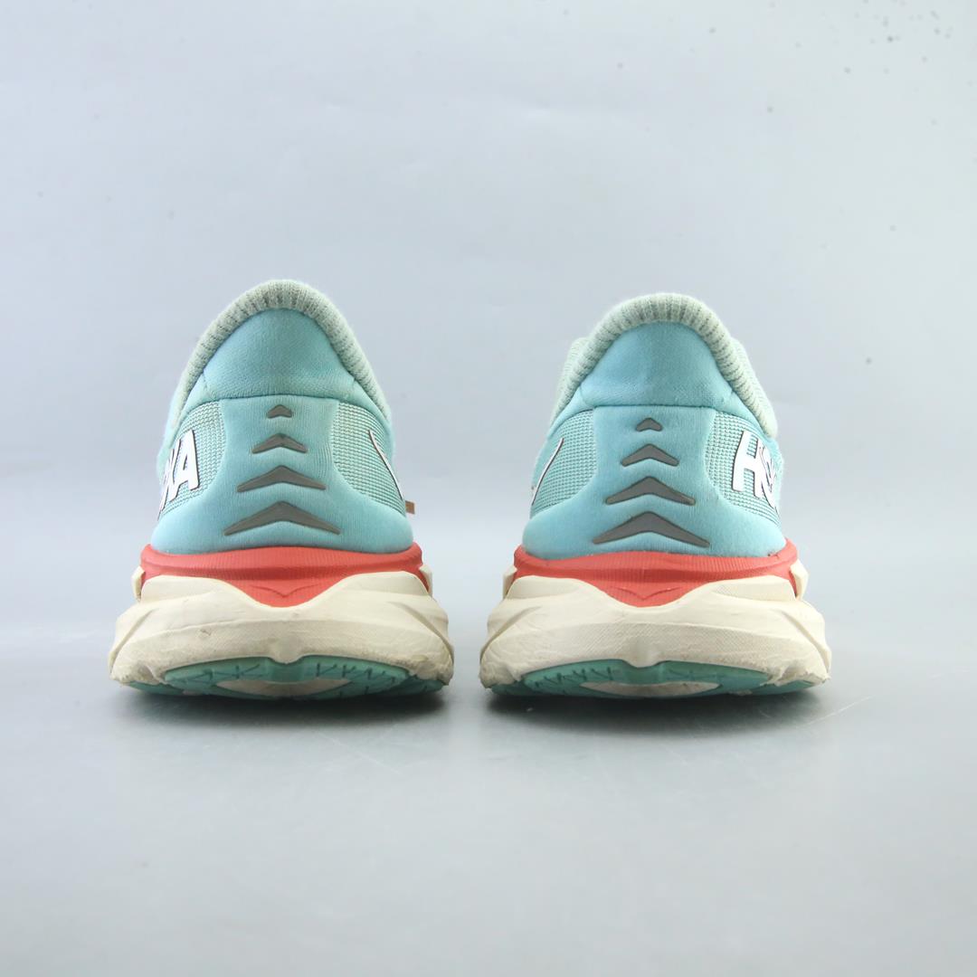 HOKA ONE ONE CLIFTON 8