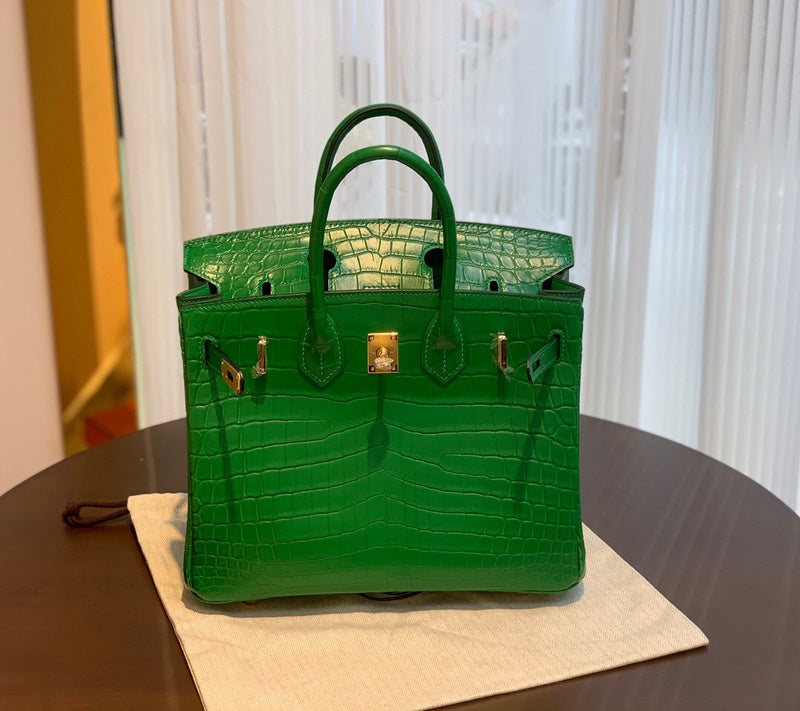 Amelia - HMS Bags - 1705