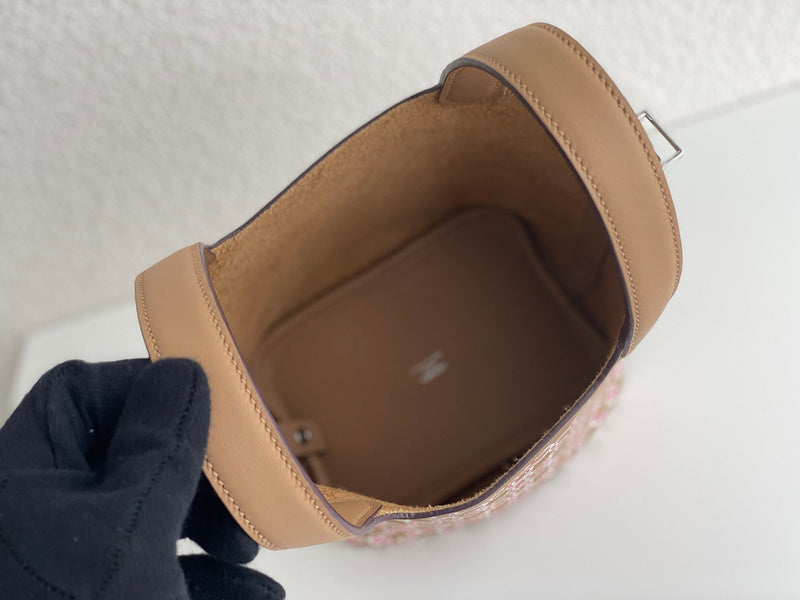 Amelia - HMS Bags - 1665