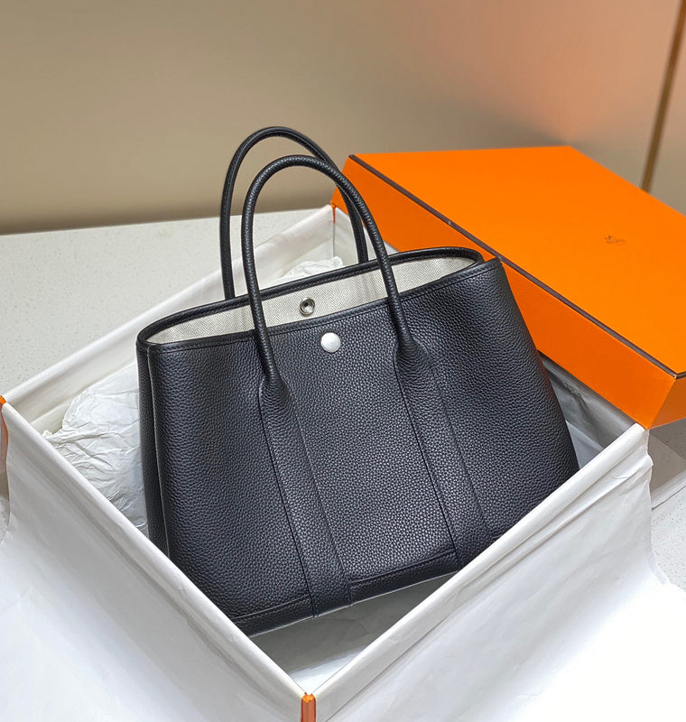 Amelia - HMS Bags - 1751