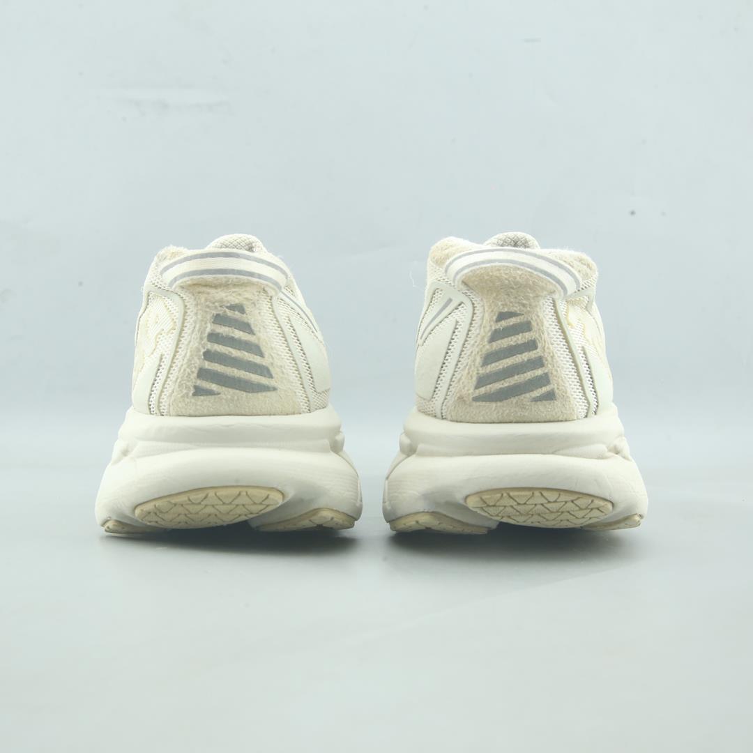 HOKA ONE ONE OV CLIFTON
