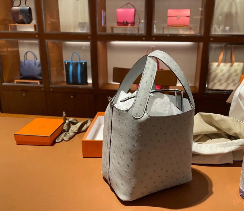 Amelia - HMS Bags - 1767