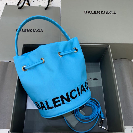 BLN-Ciaga Le Cagole Medium Bucket Bag In Light Blue, For Women,  Bags 11.8in/30Amelia