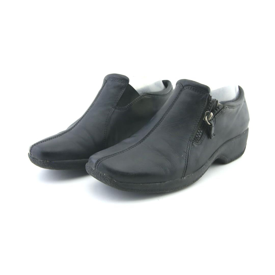 CLARKS ULTIMATE COMFORT