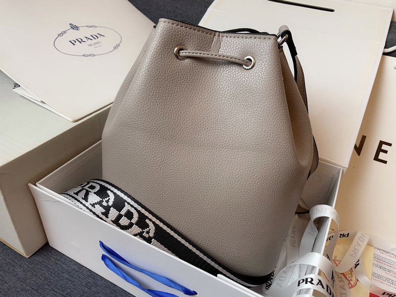 Barnes-Bags - Prada Bags - 991