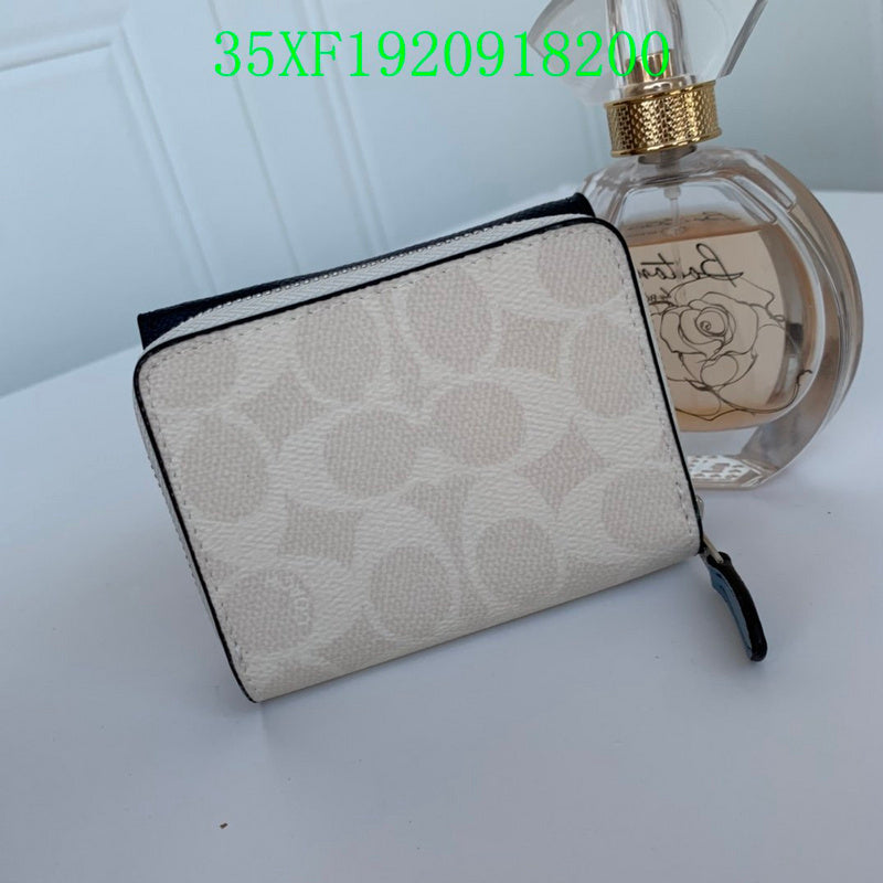 Amelia - CAH Wallet - 069