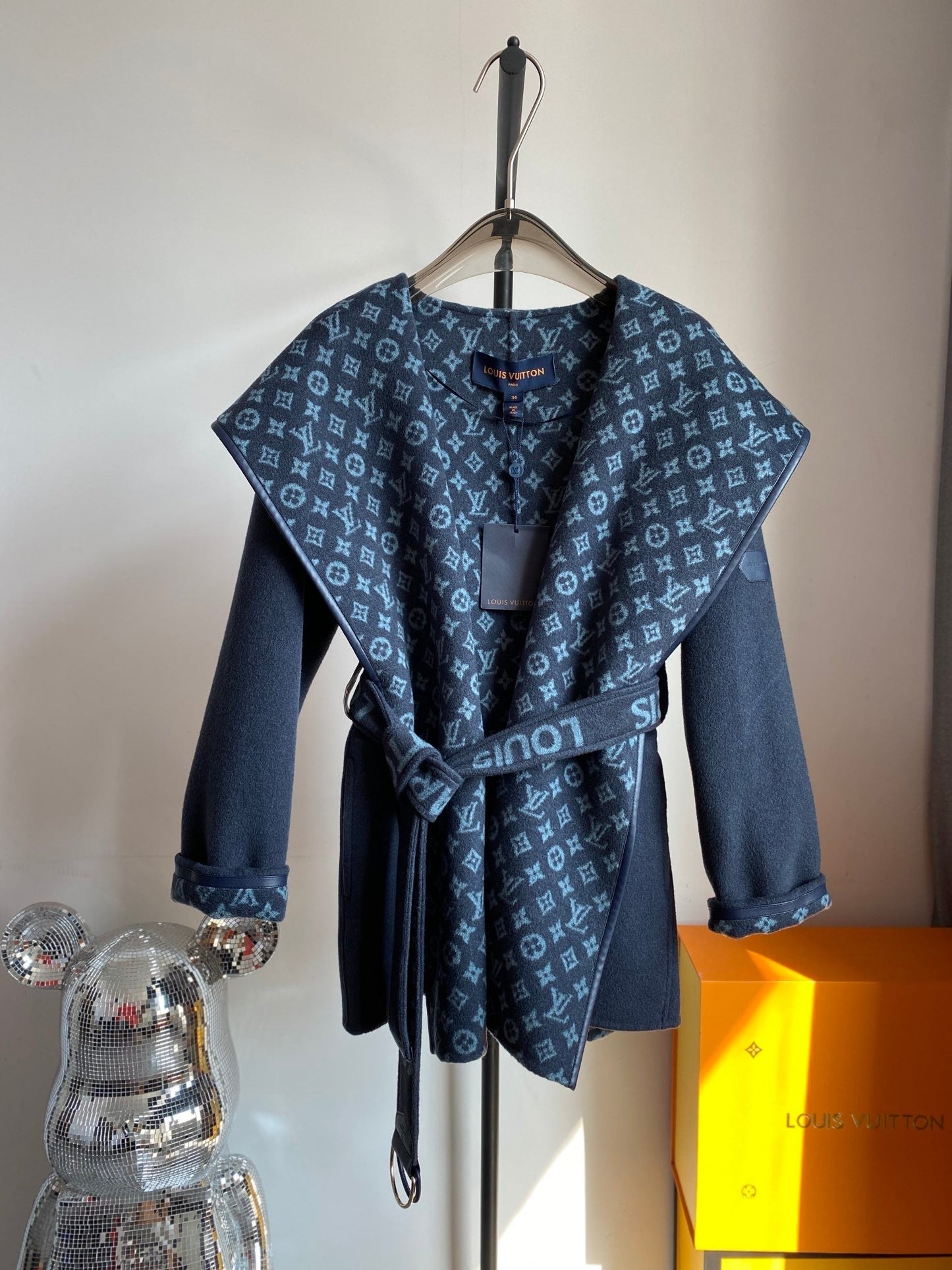 Luxury Louis Vuitton  Wrap Coat 039