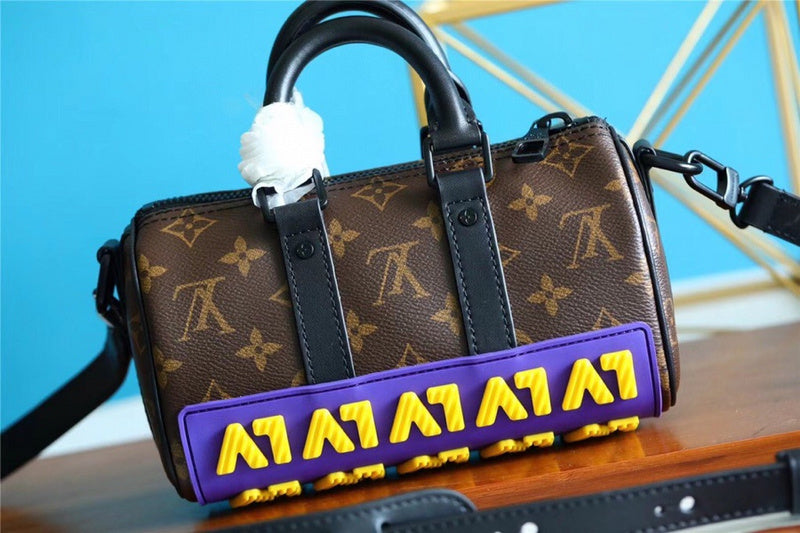 Fan Fashion Lu-Vi bags - 11274