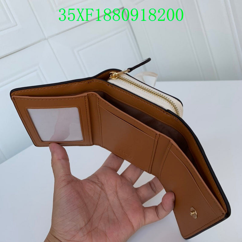 Amelia - CAH Wallet - 071