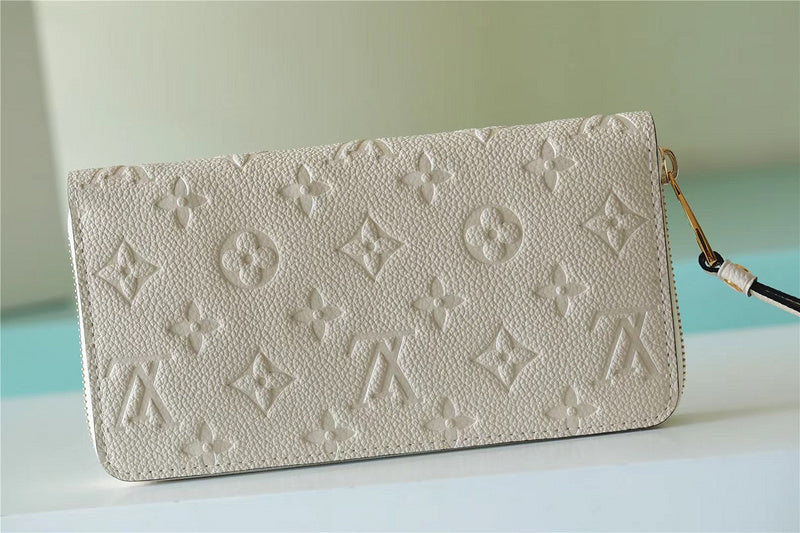 Fan Fashion Lu-Vi bags - 8748