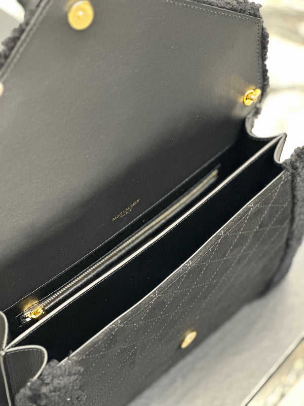 Amelia - YSL Bag - 3931