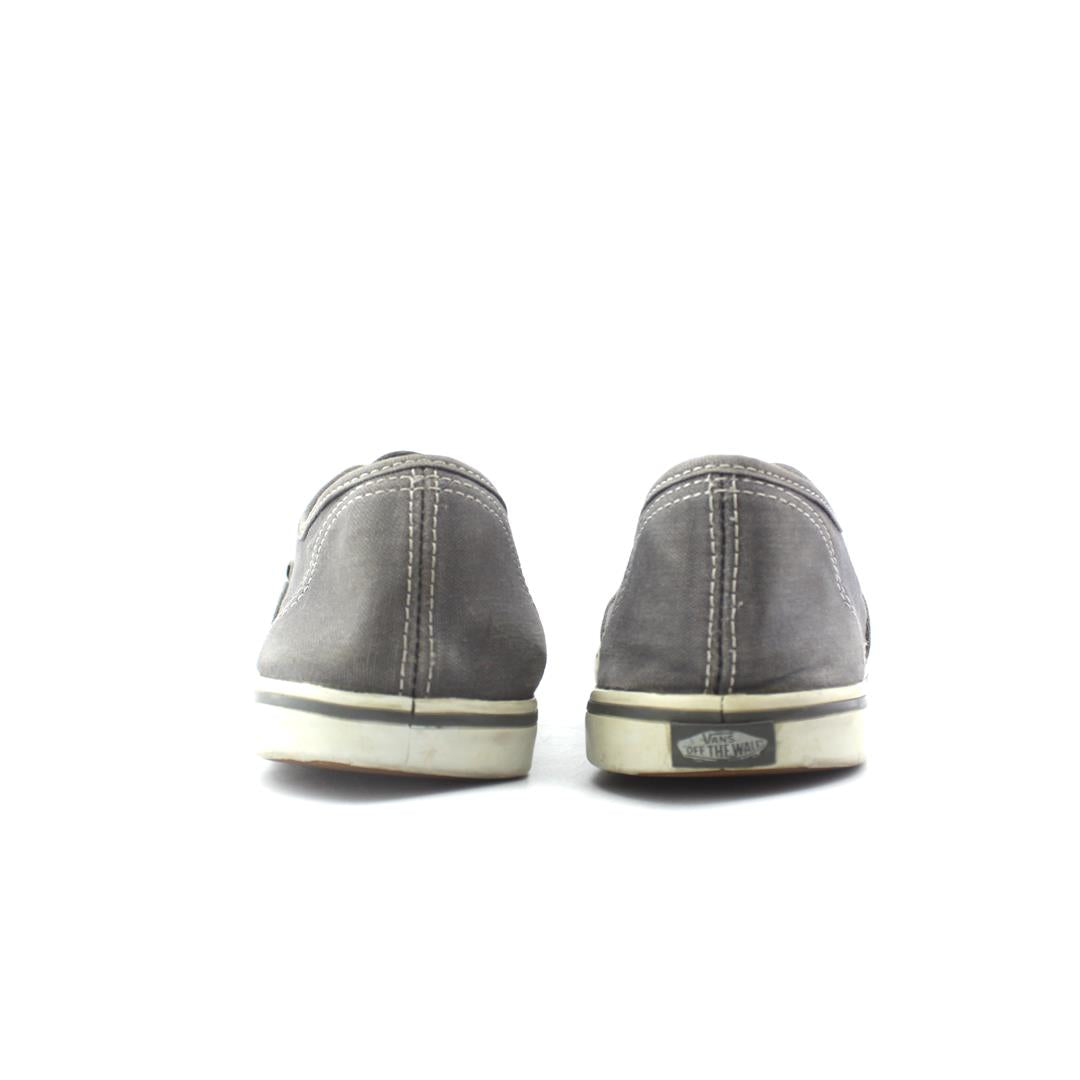 VANS AUTHENTIC