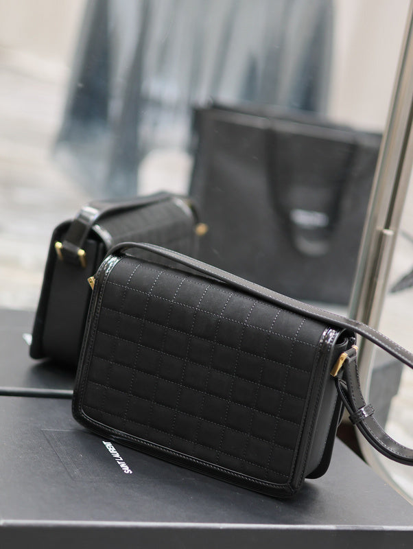 Amelia - YSL Bag - 1846