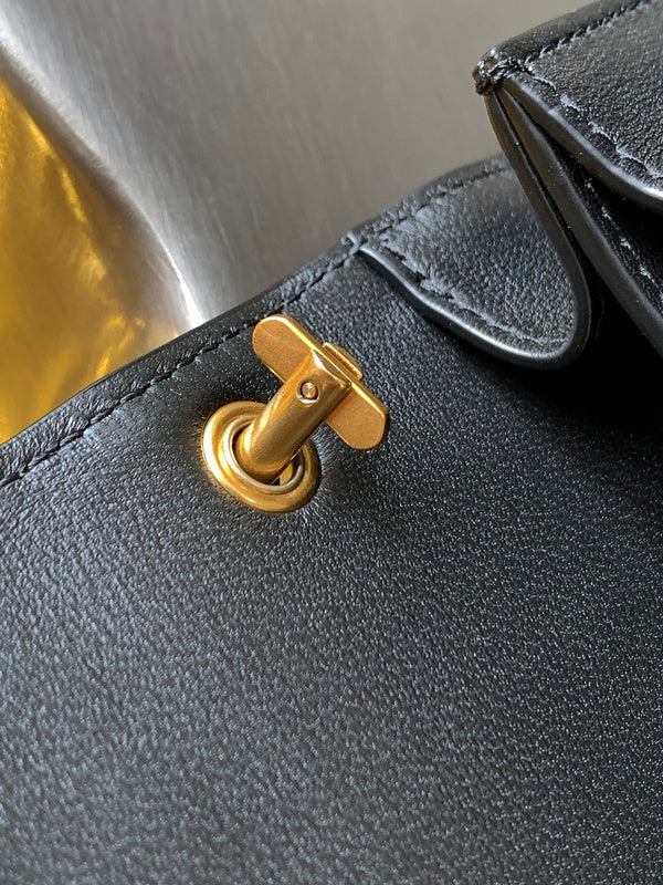 Amelia - YSL Bag - 4196