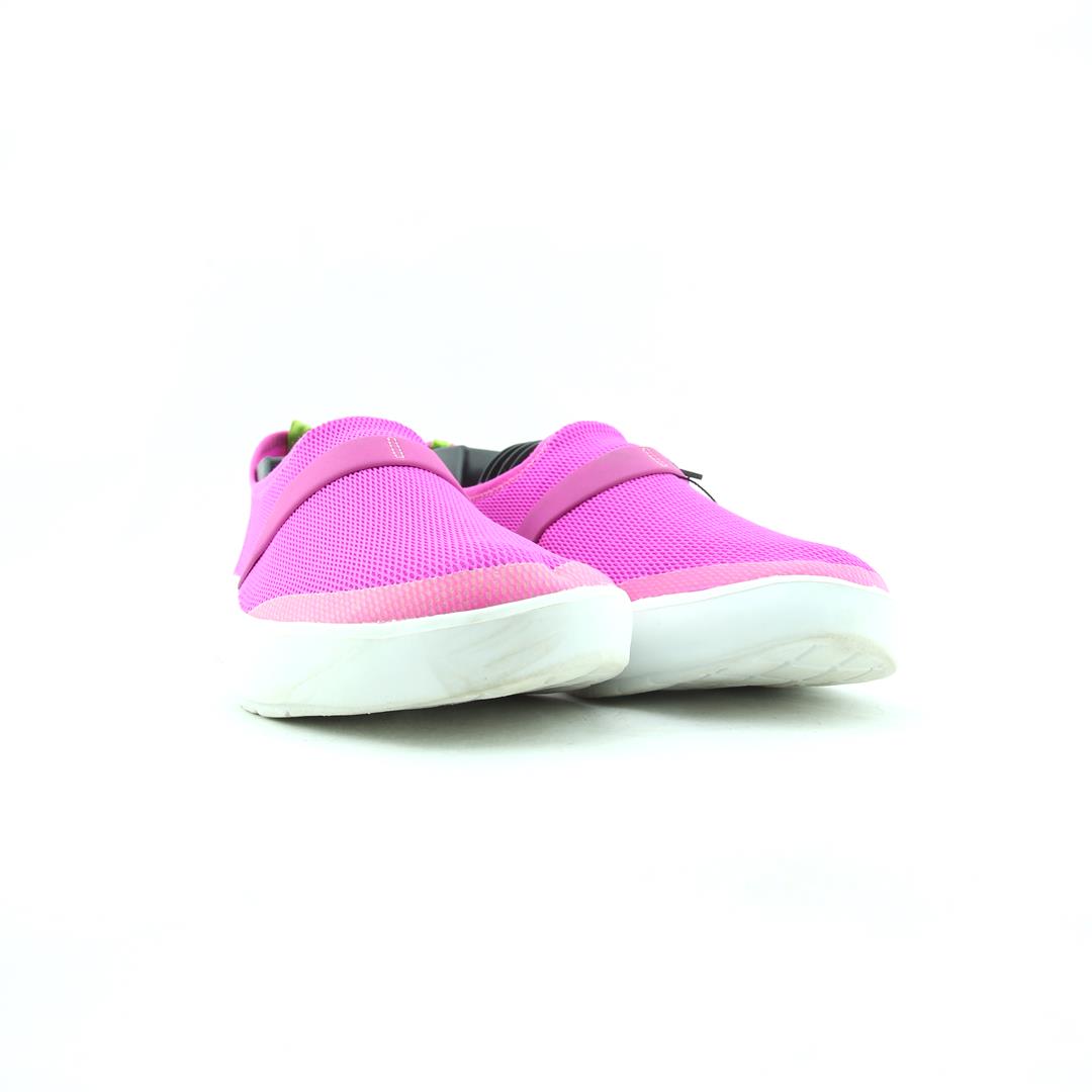 OOFOS OOMG MESH LOW