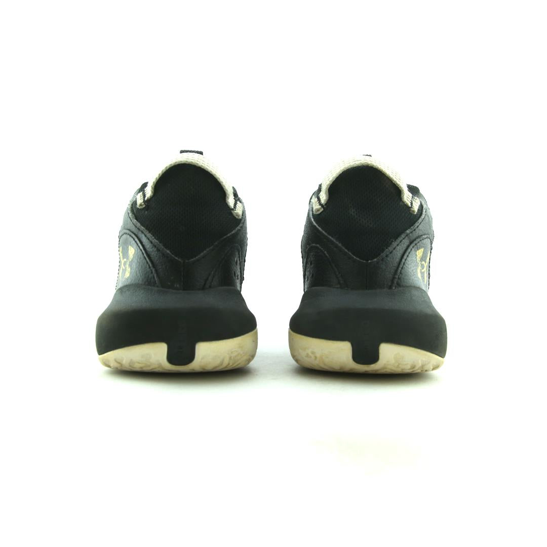 UNDER ARMOUR LOCKDOWN 6