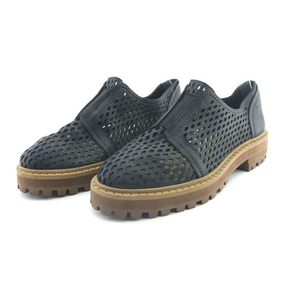 VINCE CAMUTO .