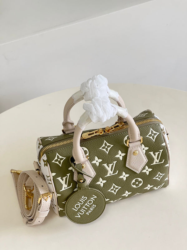 Fan Fashion Lu-Vi Bags - 16850