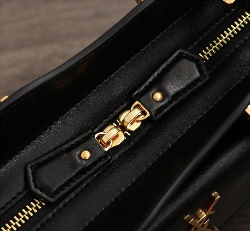 Amelia - YSL Bag - 2934