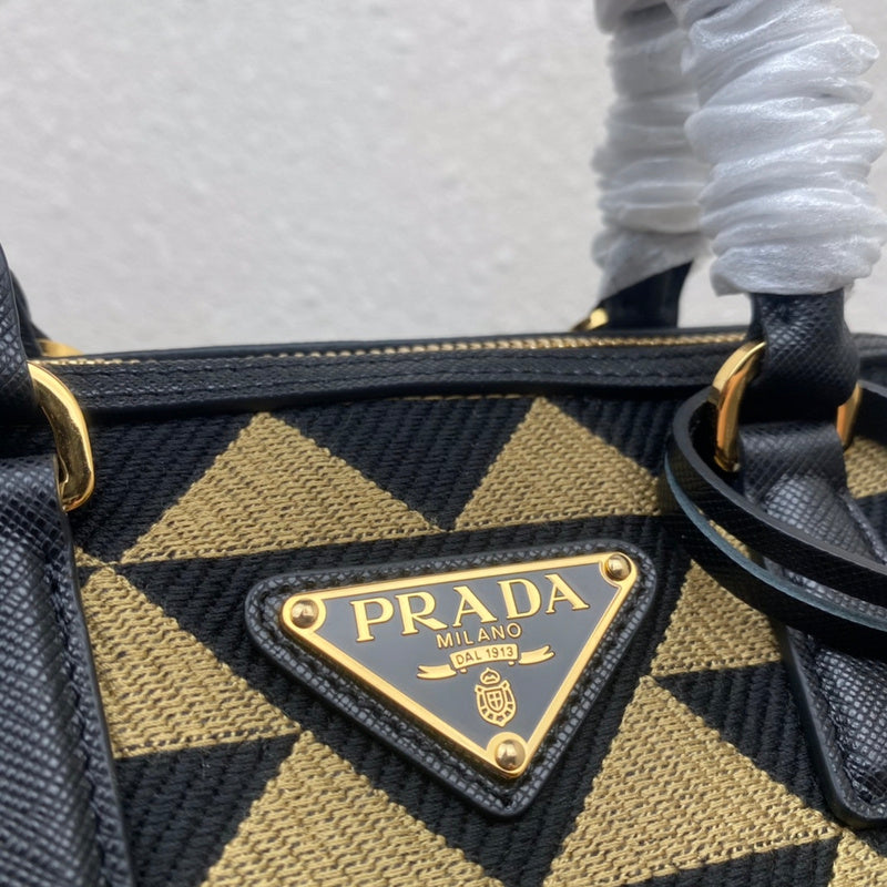 Amelia- PRDA  LUXURY BAGS - 950
